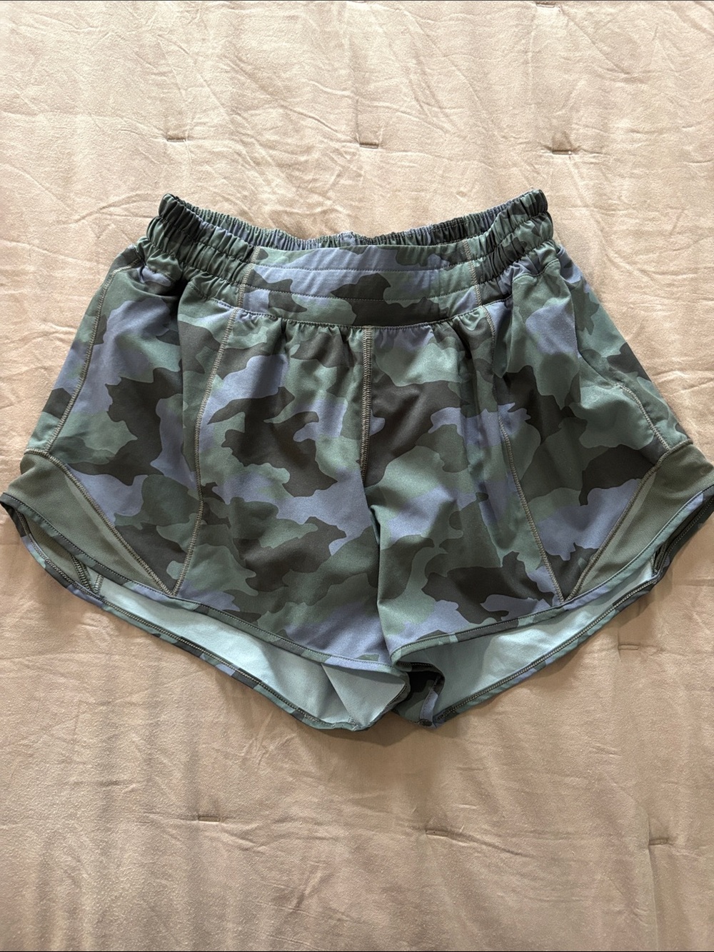 Lululemon Camo Hotty Hots